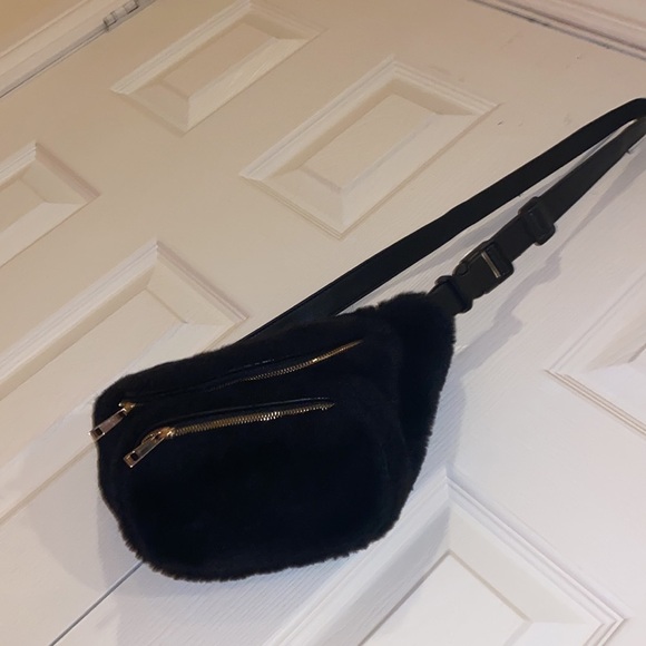 Forever 21  black Velvet gold tone zipper Fanny pack - Picture 12 of 13